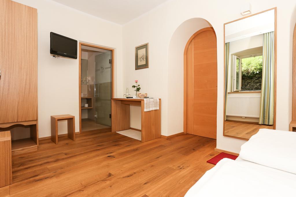 Hotel Ansitz Gamp Chiusa Quarto foto